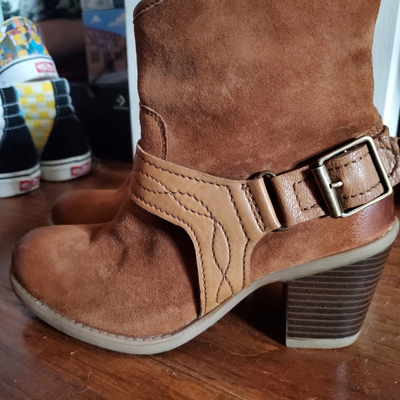 earth jaunt bootie